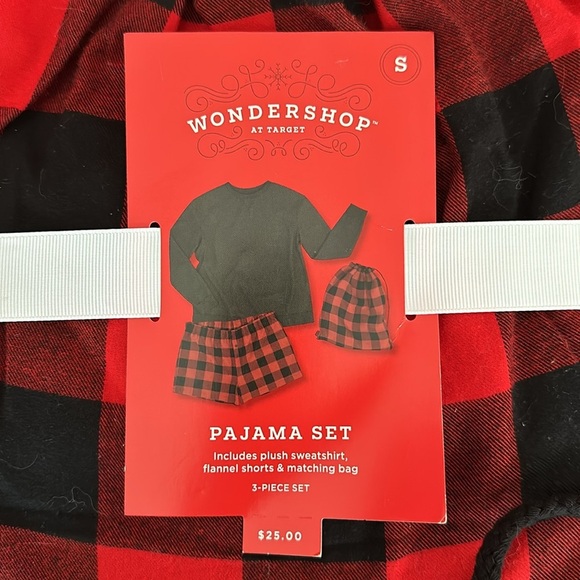 Pajama Set Plush Sweatshirt, flannel shorts and matching bag - Picture 3 of 3